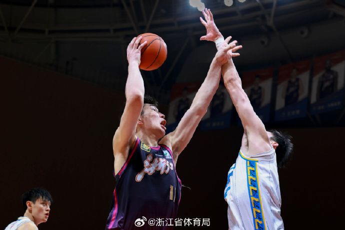 北京队主场迎战浙江队，备受瞩目比赛即将打响
