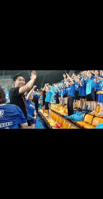 球员在场上发挥出色，以实力征服观众