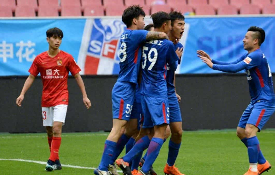国内球队在亚洲足球大赛中勇夺壮举！