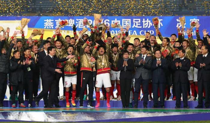 大连实德大胜天津泰达，苦战保级之路