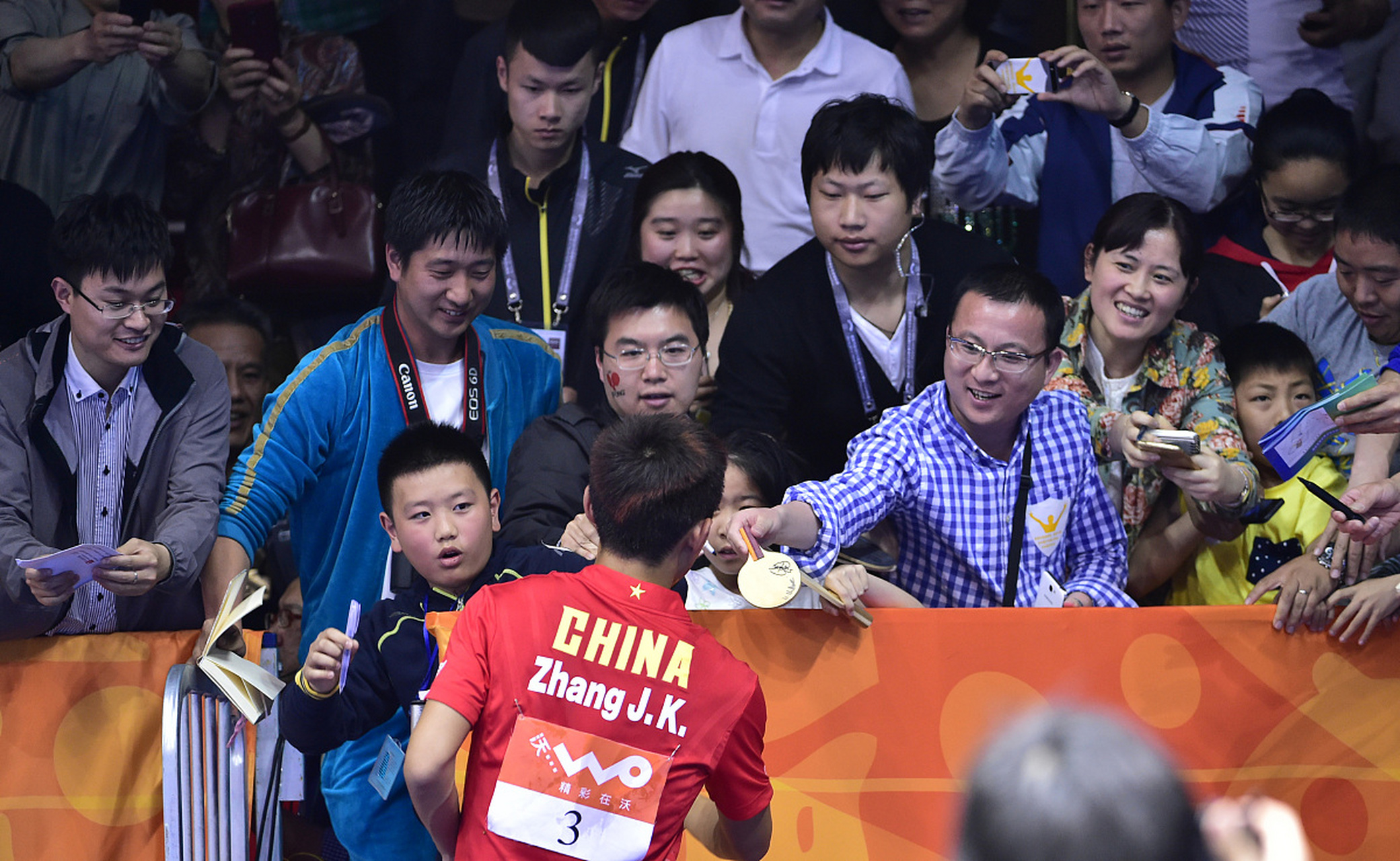 法兰克福主场失利，球员面对挑战