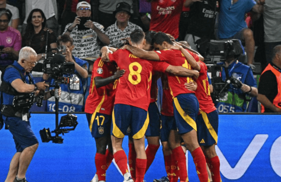 西班牙队取得胜利走势良好 西班牙队取得胜利走势良好