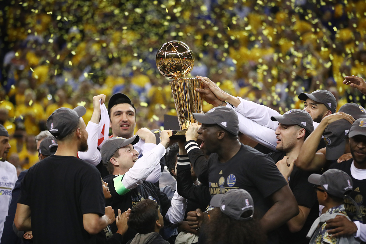 利记官方网站-爵士团队篮板抢断，挫败对手夺胜