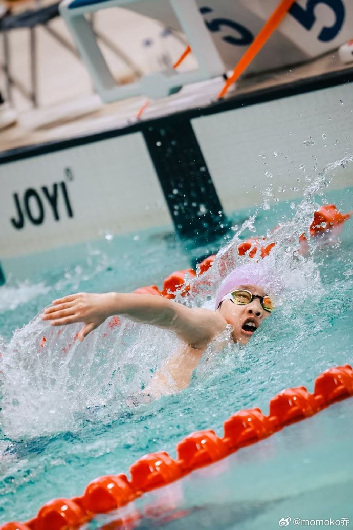 利记官网-匈牙利运动员在游泳项目中斩获金牌