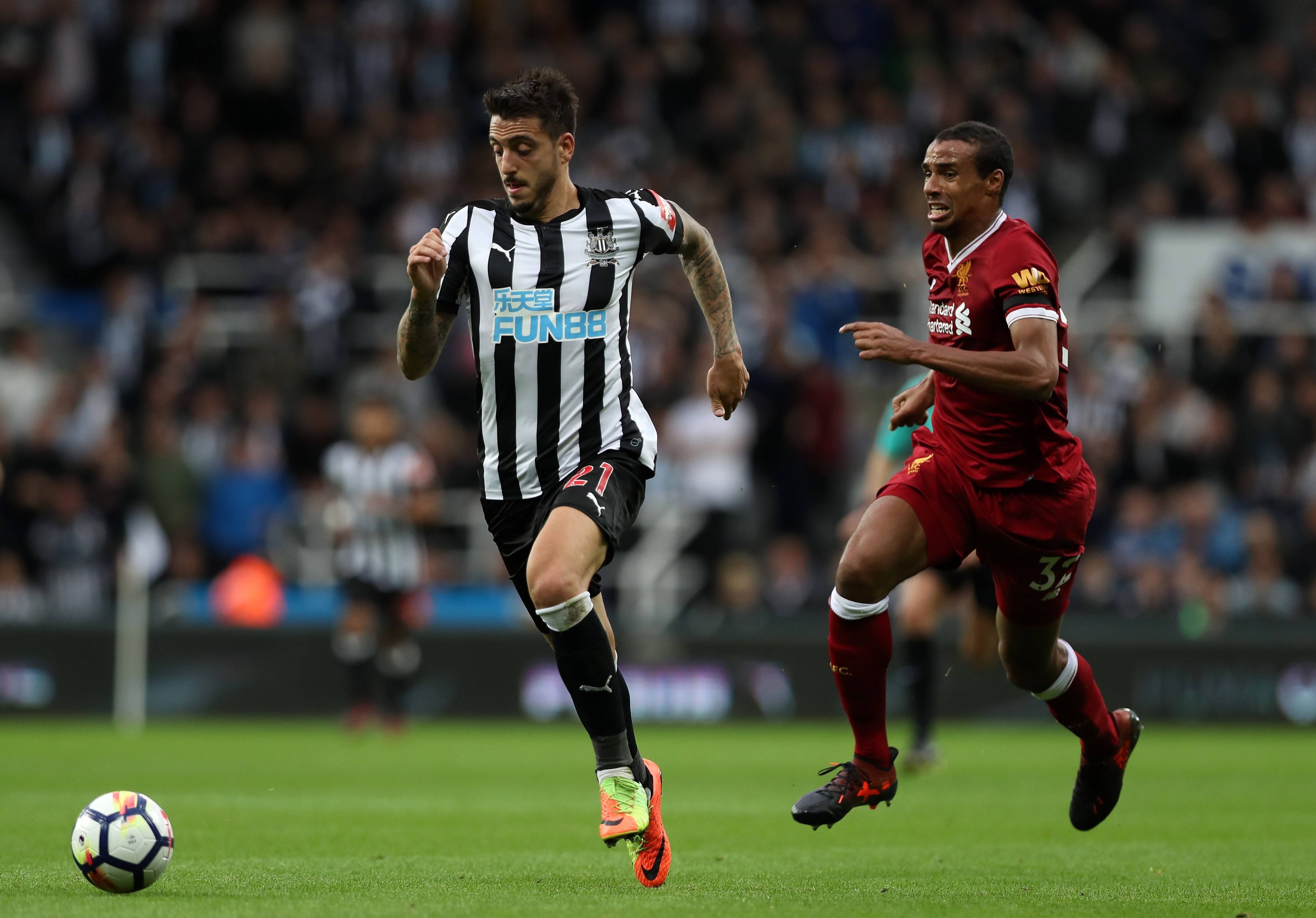 利记官方网站-纽卡斯尔后卫抢断数列榜首，表现出色