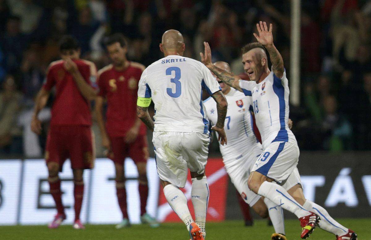 斯洛伐克逼平保加利亚,晋级机会仍存 斯洛伐克逼平保加利亚,晋级机会仍存